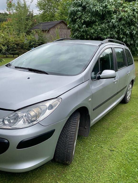 Silber Gebraucht 2006 Peugeot 307 Tendance Kombi | 1.500 € (Fairer Preis) - Bild 1/4