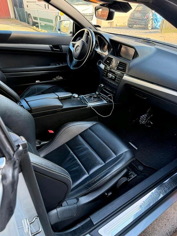 Gebraucht Mercedes E250 204 PS (150 kW) 2012 Silber Cabrio