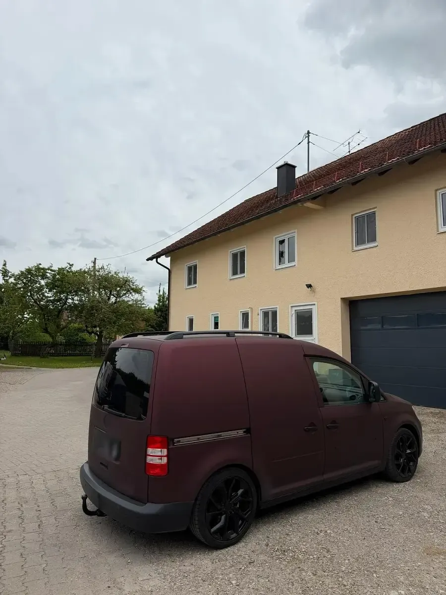 Gebraucht VW Caddy 105 PS (77 kW) 2013 Schwarz Van / Kleinbus
