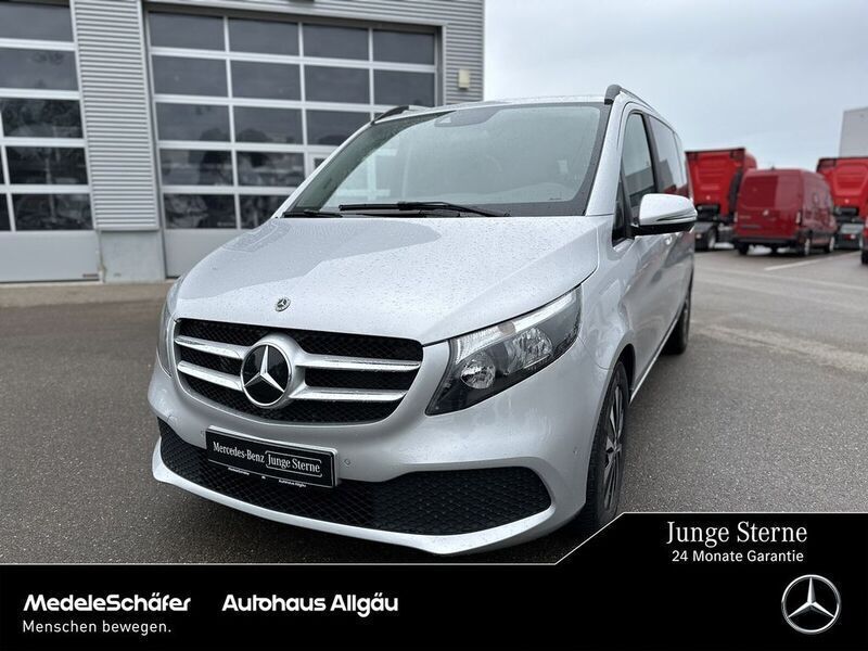 Brillantsilber Gebraucht 2023 Mercedes V220 Edition Van / Kleinbus | 49.350 € (Guter Preis) - Bild 1/4