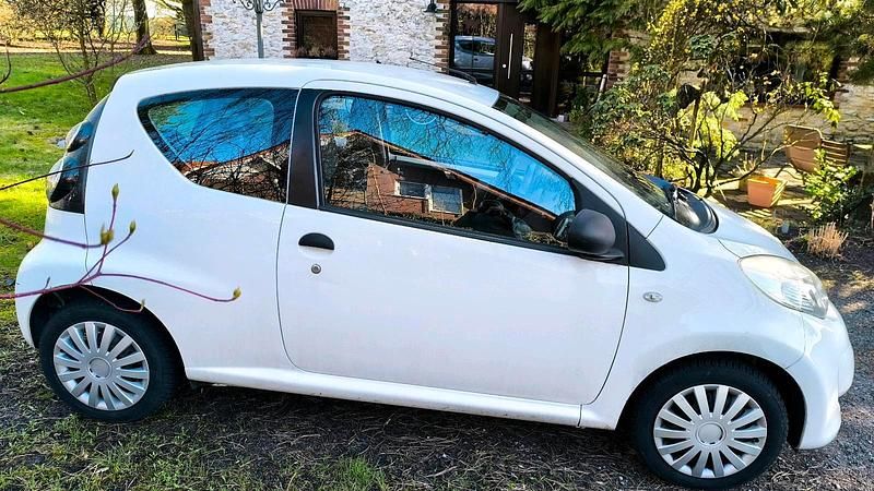 Gebraucht Citroën C1 68 PS (50 kW) 2011 Weiß Kleinwagen