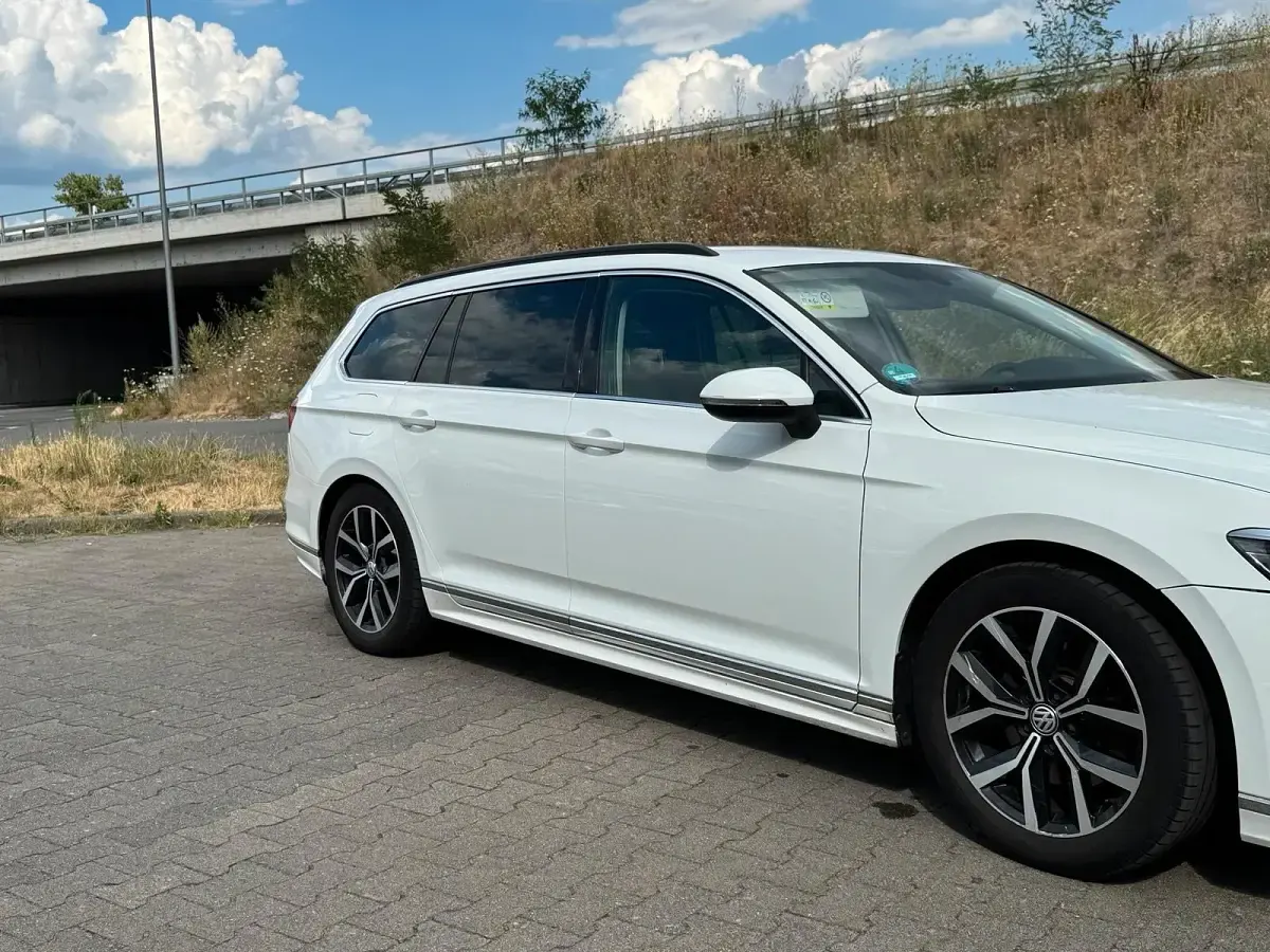 Gebraucht VW Passat R-line 150 PS (110 kW) 2016 Weiß Kombi