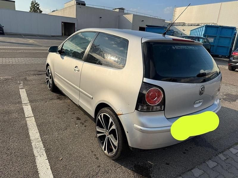 Gebraucht VW Polo Sportline 101 PS (74 kW) 2005 Silber Kleinwagen