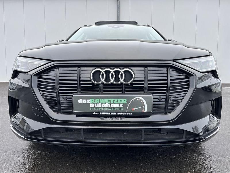 Gebraucht Audi e-tron Advanced Plus 300 kW (408 PS) 2022 Mythosschwarz SUV