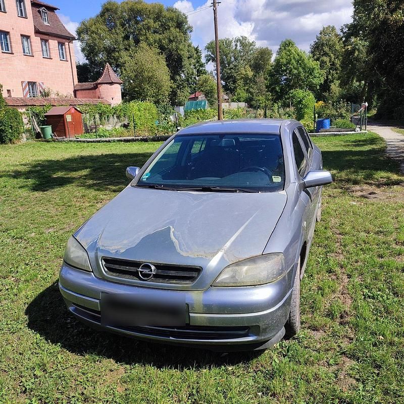 Gebraucht Opel Astra 104 PS (76 kW) 2004 Silber Limousine