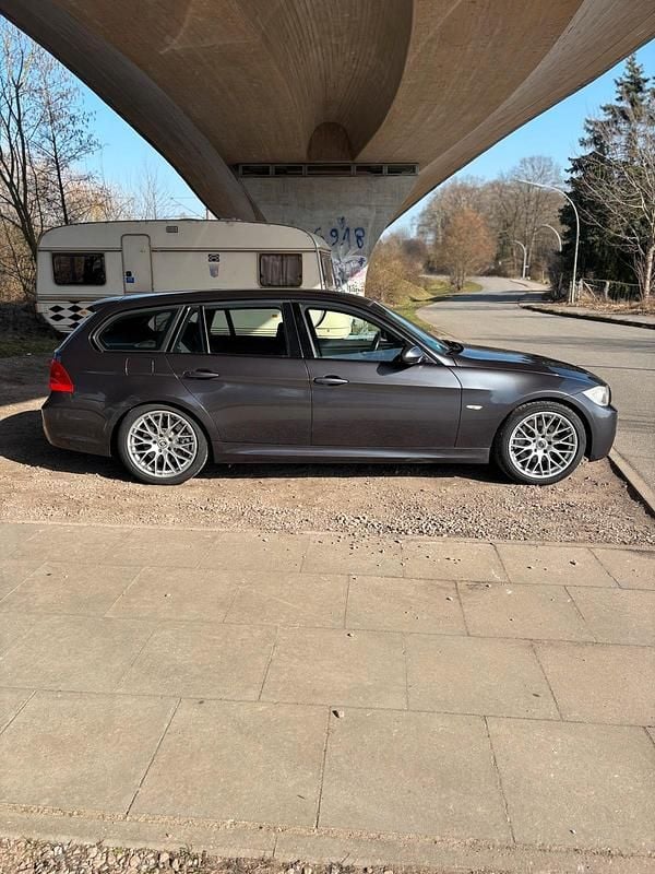 Gebraucht BMW 325 M Sport 197 PS (144 kW) 2007 Grau Kombi