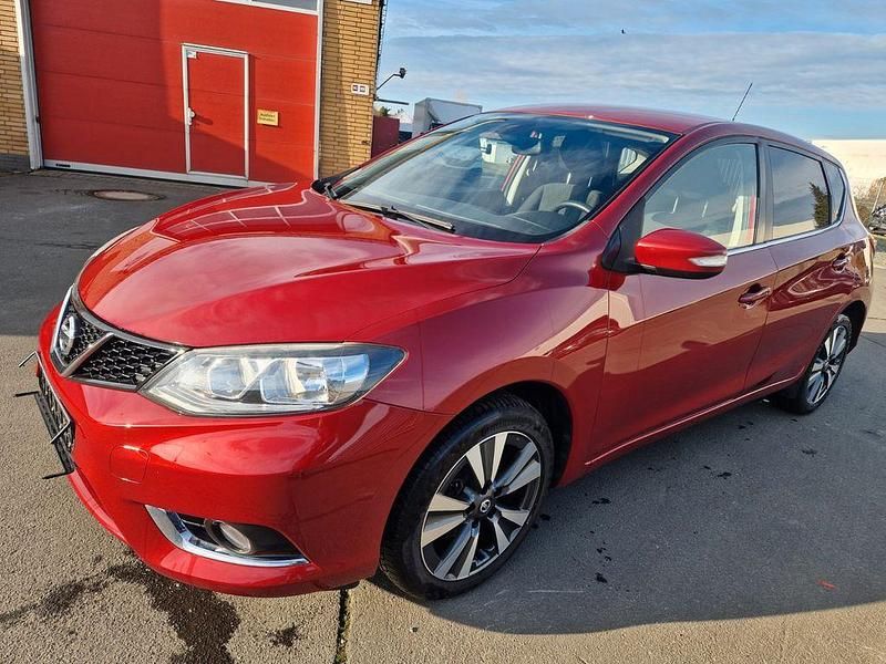 Gebraucht Nissan Pulsar Acenta 116 PS (85 kW) 2017 Rot Limousine