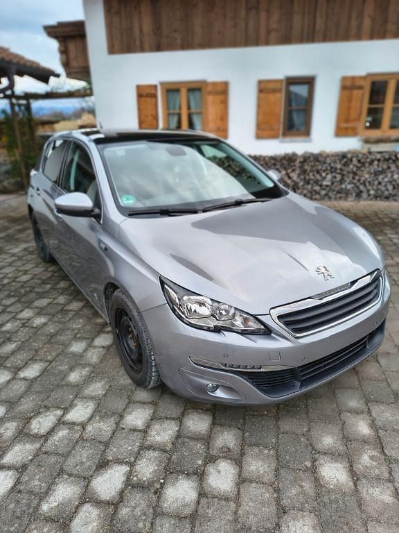 Gebraucht Peugeot 308 Style 120 PS (88 kW) 2015 Grau Limousine