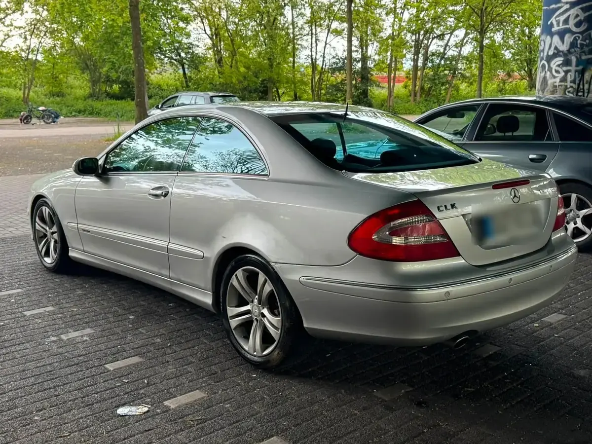 Gebraucht Mercedes CLK320 218 PS (160 kW) 2002 Silber Coupé