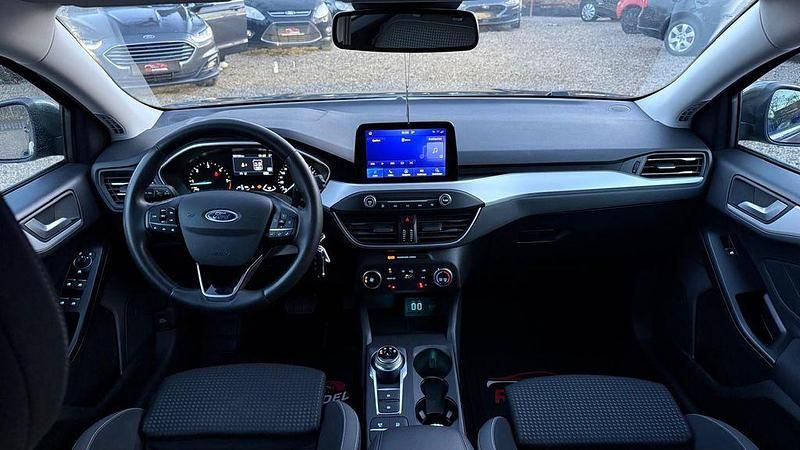 Gebraucht Ford Focus Cool & Connect 120 PS (88 kW) 2021 Grau Limousine