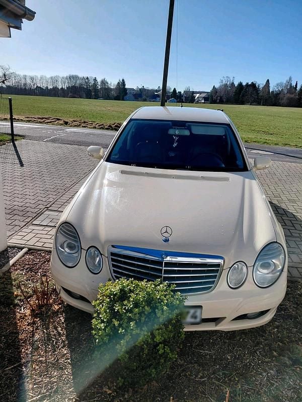 Gebraucht Mercedes E200 136 PS (100 kW) 2006 Gelb Limousine