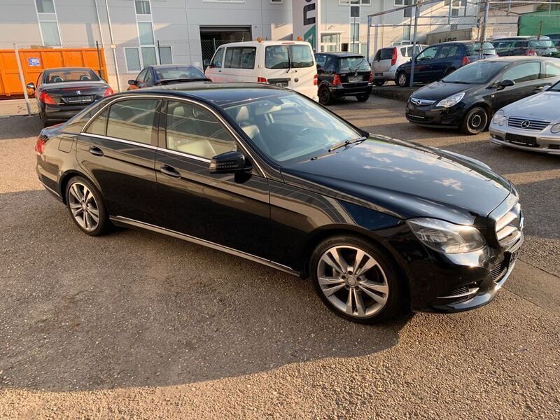 Schwarz Gebraucht 2013 Mercedes E220 Avantgarde Limousine | 12.900 € (Fairer Preis) - Bild 1/4