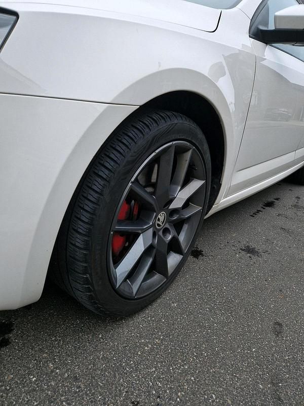 Gebraucht Skoda Octavia RS 2015 Weiß Kleinwagen