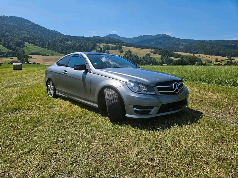 Gebraucht Mercedes C180 AMG 156 PS (114 kW) 2015 Grau Coupé