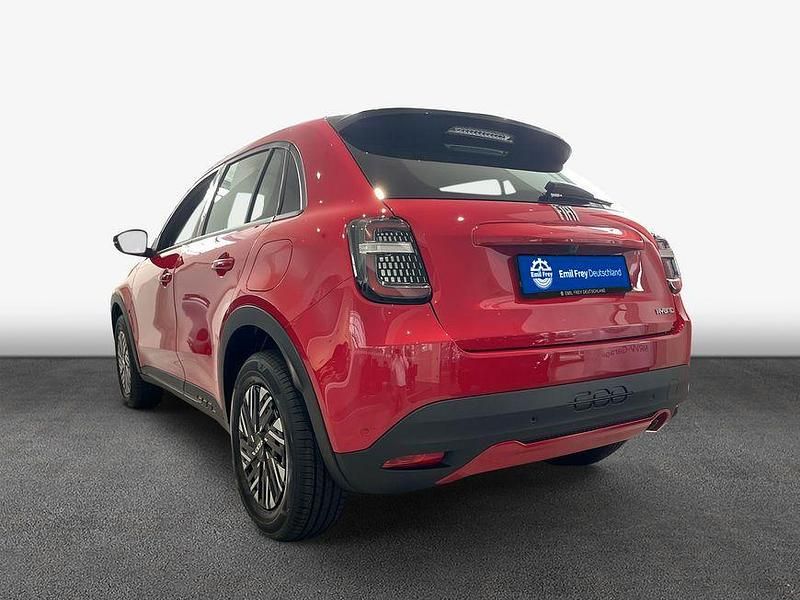 Gebraucht Fiat 600 101 PS (74 kW) 2025 Rot Limousine