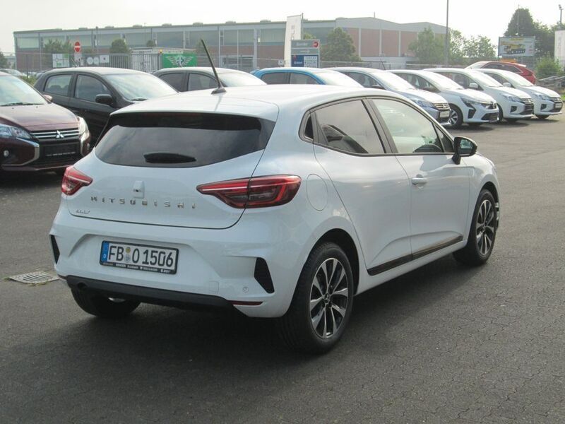 Gebraucht Mitsubishi Colt Plus 67 PS (49 kW) 2024 Weiß Limousine