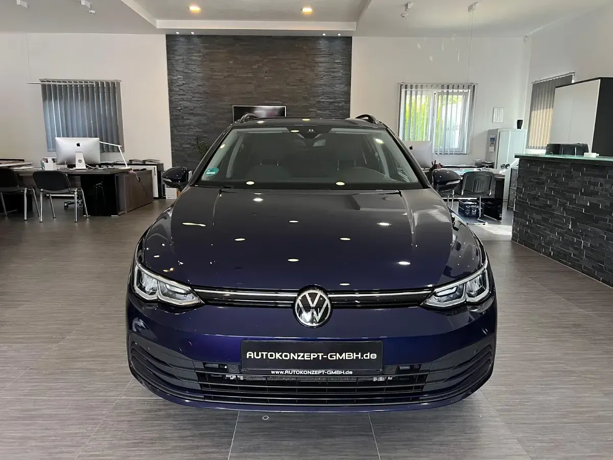 Gebraucht VW Golf VIII 150 PS (110 kW) 2021 Blau Kombi