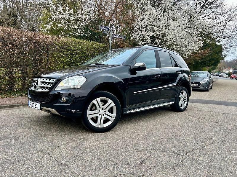 Gebraucht Mercedes ML320 224 PS (164 kW) 2009 Schwarz SUV