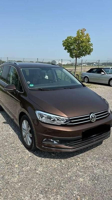 Braun Gebraucht 2017 VW Touran Highline Van / Kleinbus | 17.000 € (Superpreis) - Bild 1/4