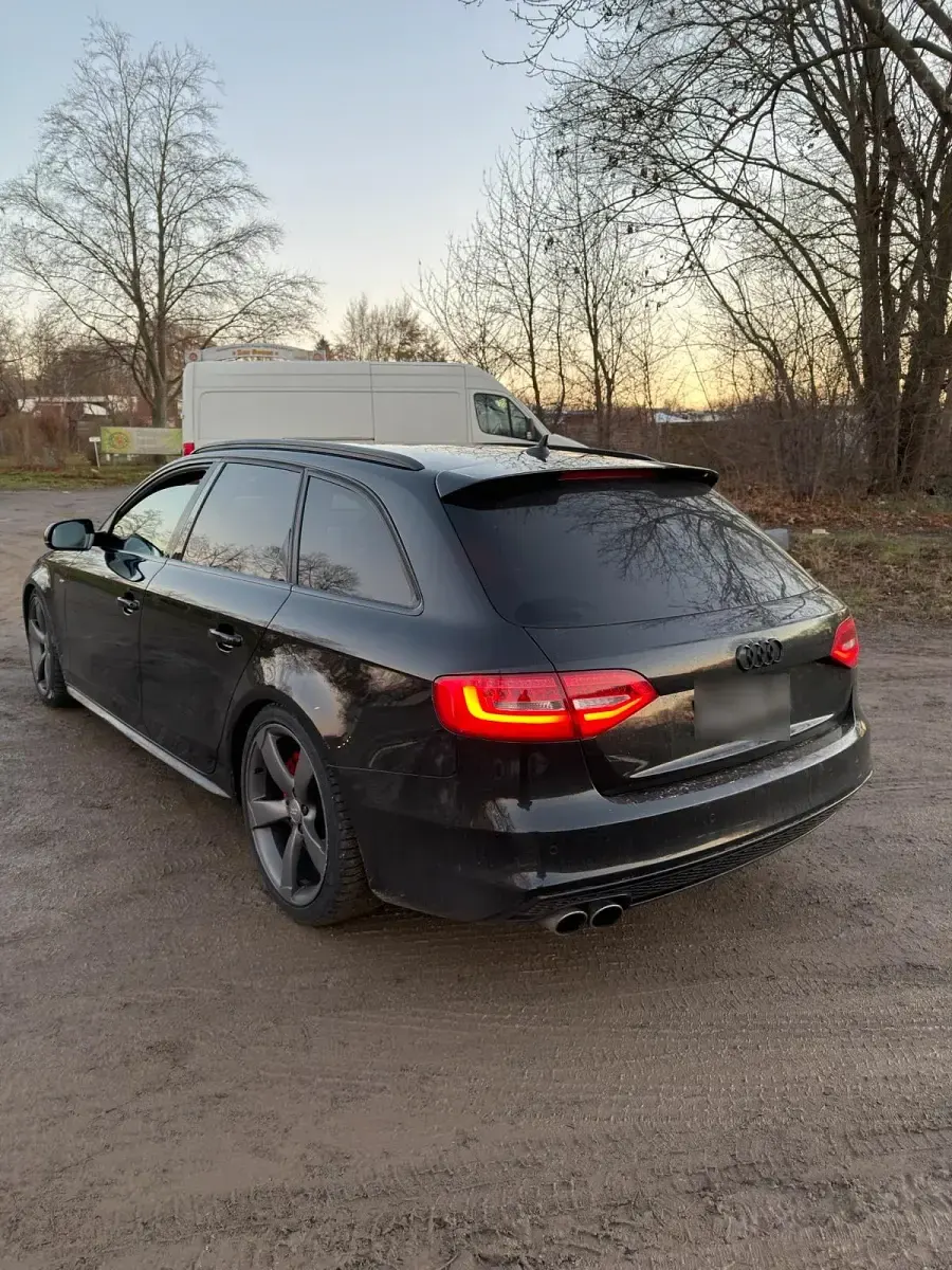Gebraucht Audi A4 150 PS (110 kW) 2015 Schwarz Kombi
