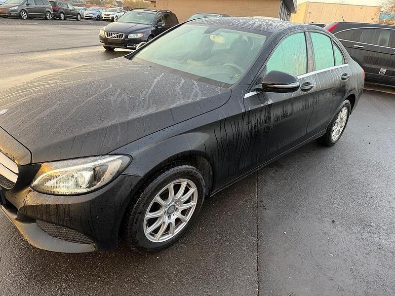 Gebraucht Mercedes C220 170 PS (125 kW) 2016 Schwarz Limousine