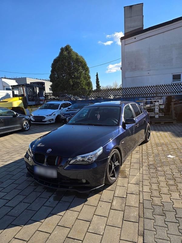 Gebraucht BMW 523 177 PS (130 kW) 2005 Blau Limousine