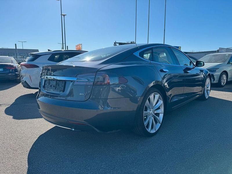 Usata Tesla Model S 305 kW (416 CV) 2015 Grigio Utilitaria