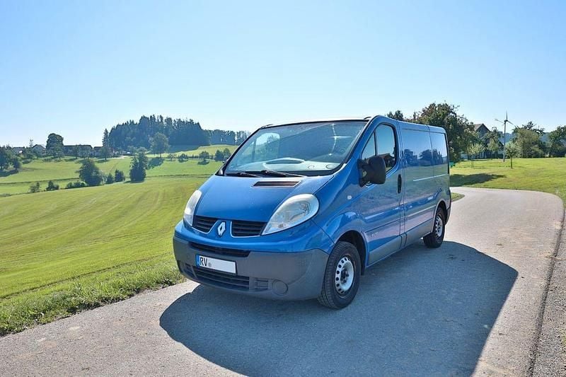 Blau Gebraucht 2011 Renault Trafic Van | 6.600 € (Guter Preis) - Bild 1/4