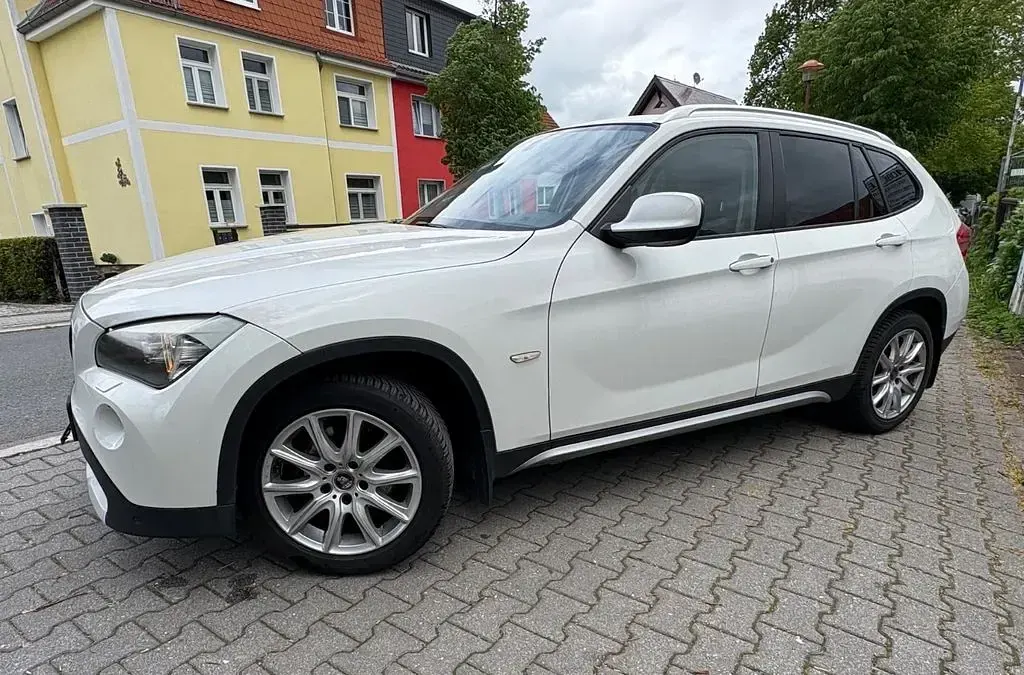 Second-hand BMW X1 xLine 177 CP (130 kW) 2011 Alb SUV