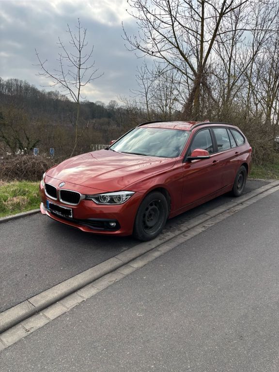 Orange Gebraucht 2019 BMW 318 Advantage Kombi | 18.200 € (Superpreis) - Bild 1/4