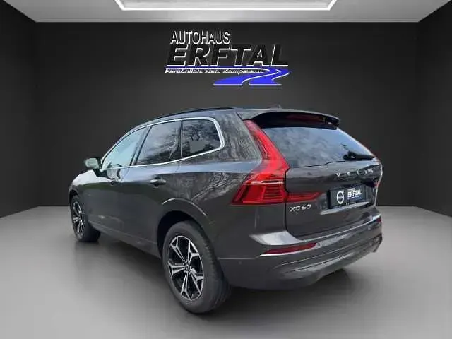 Gebraucht Volvo XC60 145 PS (106 kW) 2022 SUV