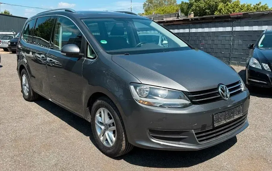 Gebraucht VW Sharan 140 PS (102 kW) 2010 Gelb Van / Kleinbus