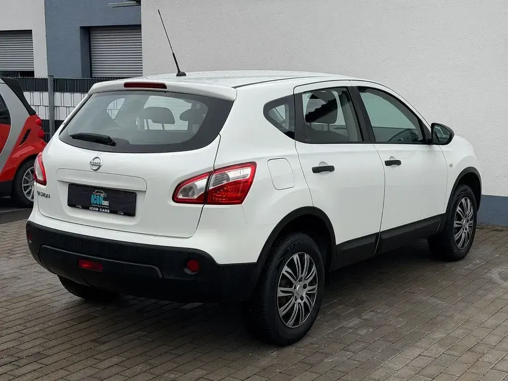 Gebraucht Nissan Qashqai Visia 117 PS (86 kW) 2012 Weiß SUV