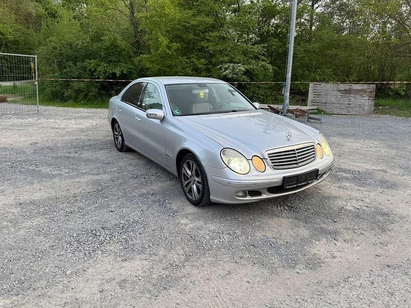 Usata Mercedes E280 190 CV (139 kW) 2005 Argento Berlina