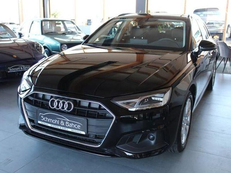 Brillantschwarz Gebraucht 2023 Audi A4 Basis Kombi | 28.990 € (Guter Preis) - Bild 1/4