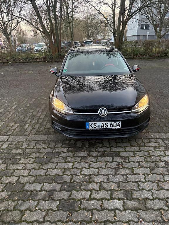 Gebraucht VW Golf VII Trendline 116 PS (85 kW) 2018 Schwarz Kombi