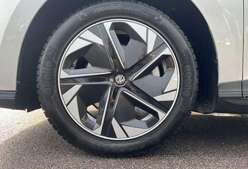 Gebraucht MG MG4 EV Luxury 150 kW (204 PS) 2023 Medal silver Kleinwagen