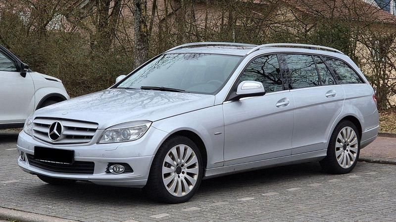 Silber Gebraucht 2007 Mercedes 320 Kombi | 7.900 € (Fairer Preis) - Bild 1/4