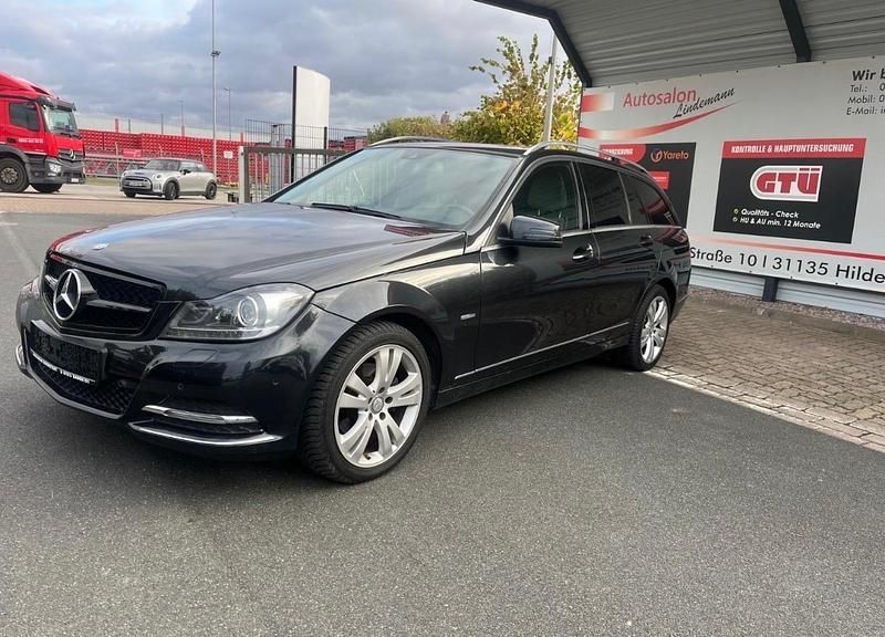 Gebraucht Mercedes C220 170 PS (125 kW) 2011 Schwarz Kombi