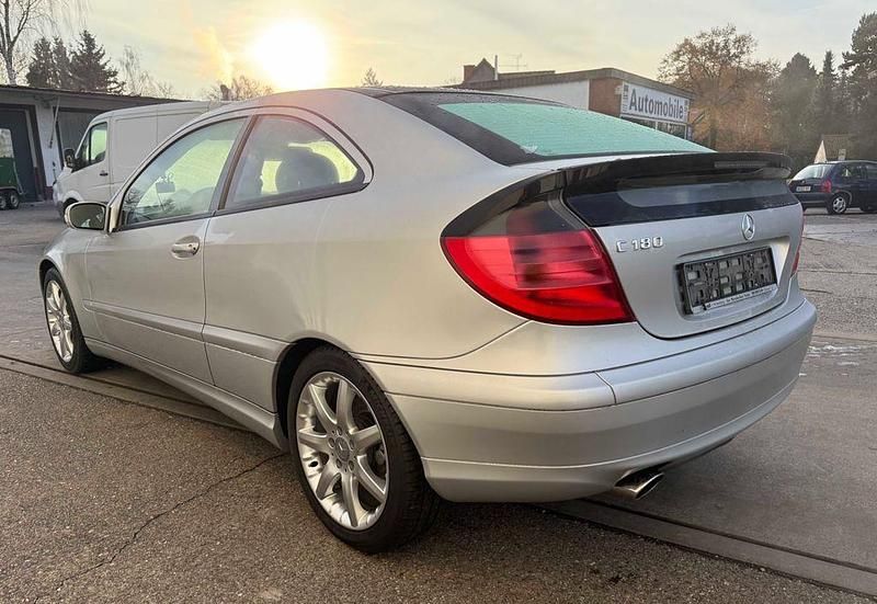 Gebraucht Mercedes C180 129 PS (94 kW) 2001 Silber Coupé