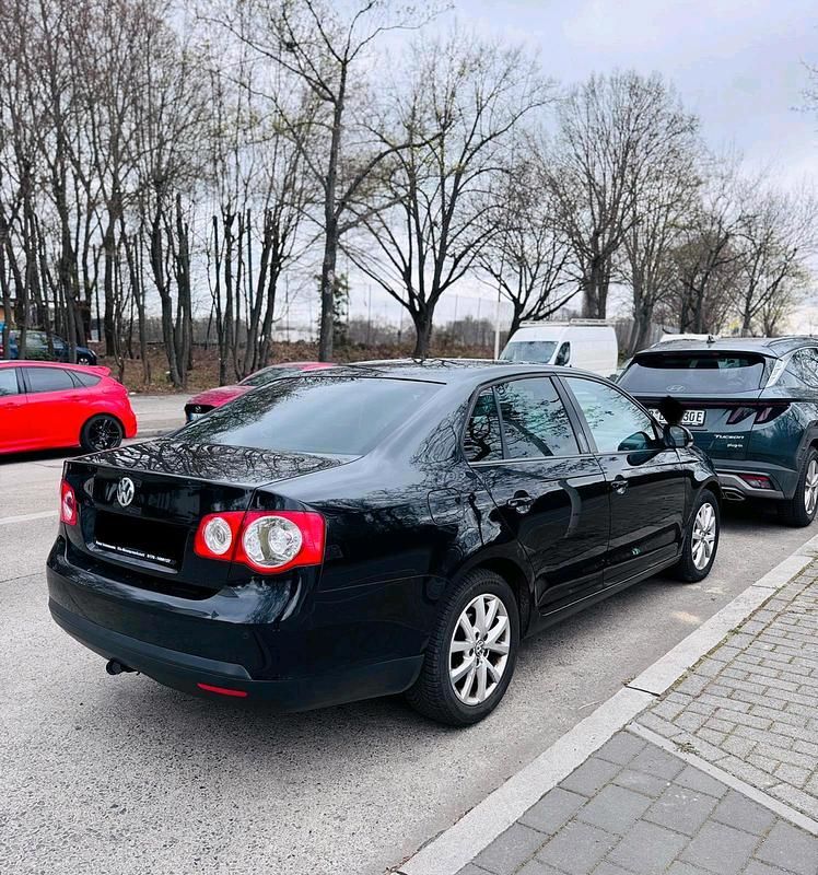Gebraucht VW Jetta 115 PS (84 kW) 2009 Schwarz Limousine