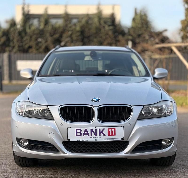 Gebraucht BMW 320 Comfort Edition 184 PS (135 kW) 2012 Silber Kombi