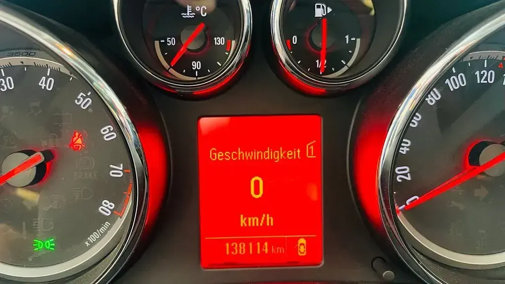 Gebraucht Opel Astra GTC 140 PS (102 kW) 2012 Rot Limousine