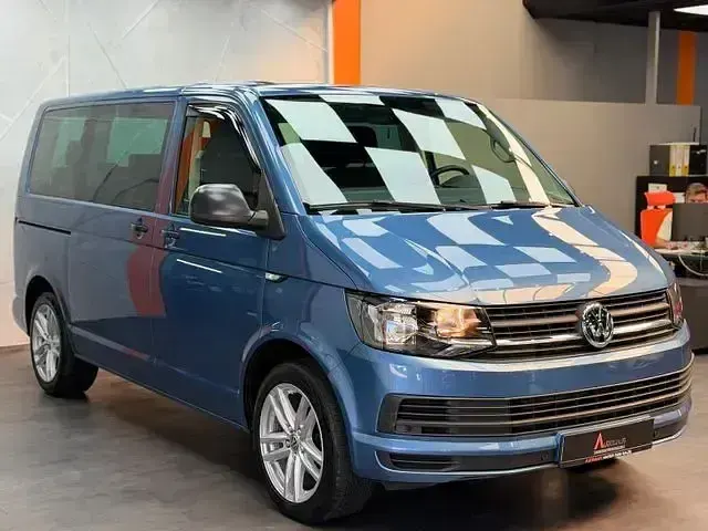 Gebraucht VW Multivan Trendline 150 PS (110 kW) 2019 Blau Van / Kleinbus