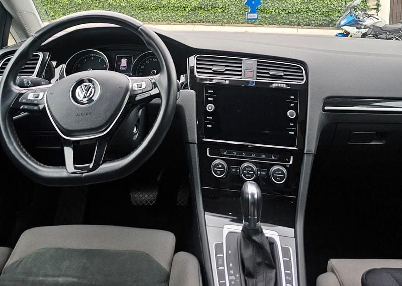 Gebraucht VW Golf VII Highline 150 PS (110 kW) 2019 Grau Kombi
