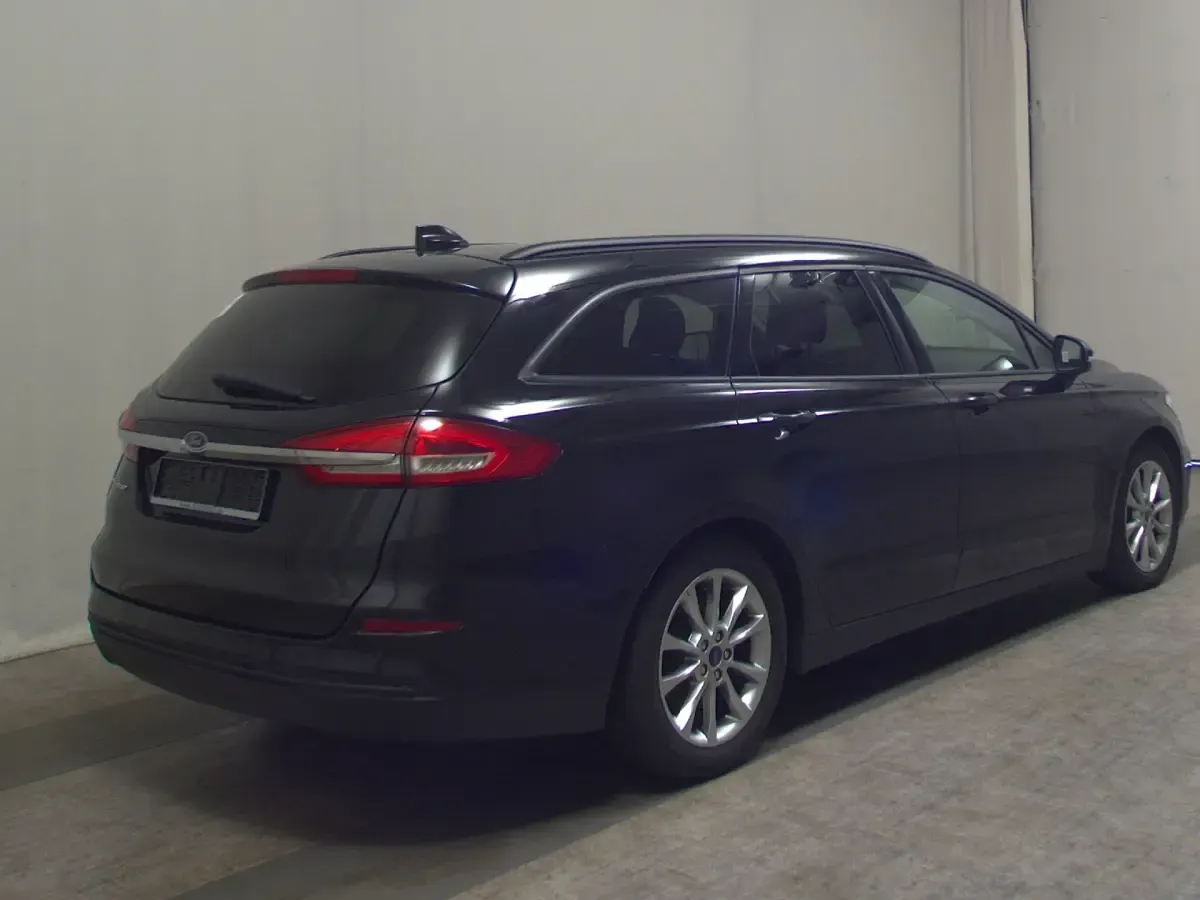 Gebraucht Ford Mondeo Trend 150 PS (110 kW) 2021 Schwarz Kombi