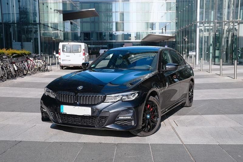 Gebraucht BMW 330e Shadowline 292 PS (214 kW) 2021 Schwarz Limousine