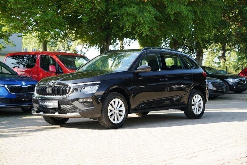 Schwarzmagic perleffekt Gebraucht 2024 Skoda Kamiq Selection SUV | 20.884 € (Guter Preis) - Bild 1/4