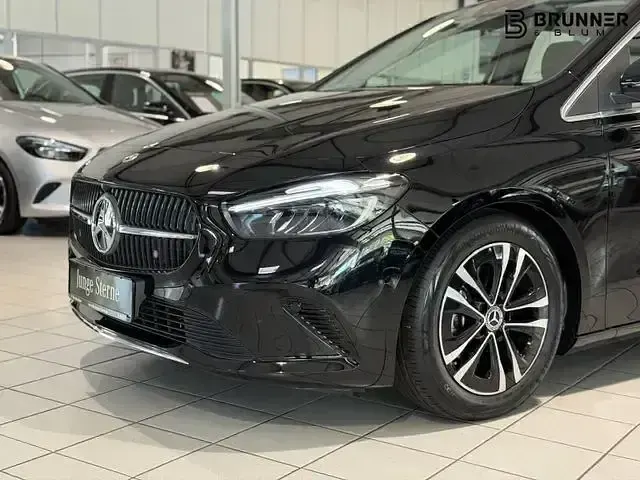 Gebraucht Mercedes B180 Progressive 136 PS (100 kW) 2025 Unilack nachtschwarz Kleinwagen