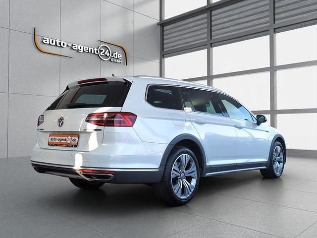 Gebraucht VW Passat Alltrack 239 PS (175 kW) 2017 Oryxweiß perlmutteffekt Kombi